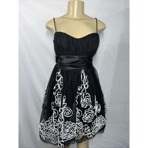 Speechless Ladies Formal/Prom Dress Sz M Black w/White Ribbon, Adjust.straps